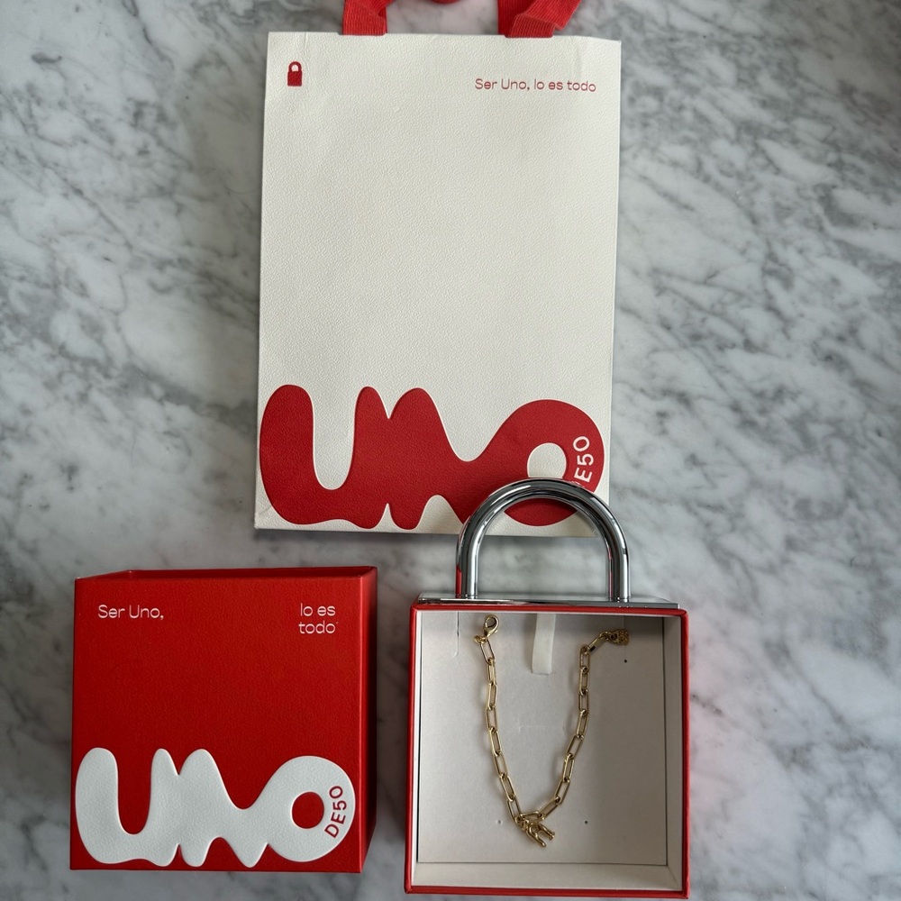 UNOde50 Gold Chain Paper clip link bracelet with padlock NEW